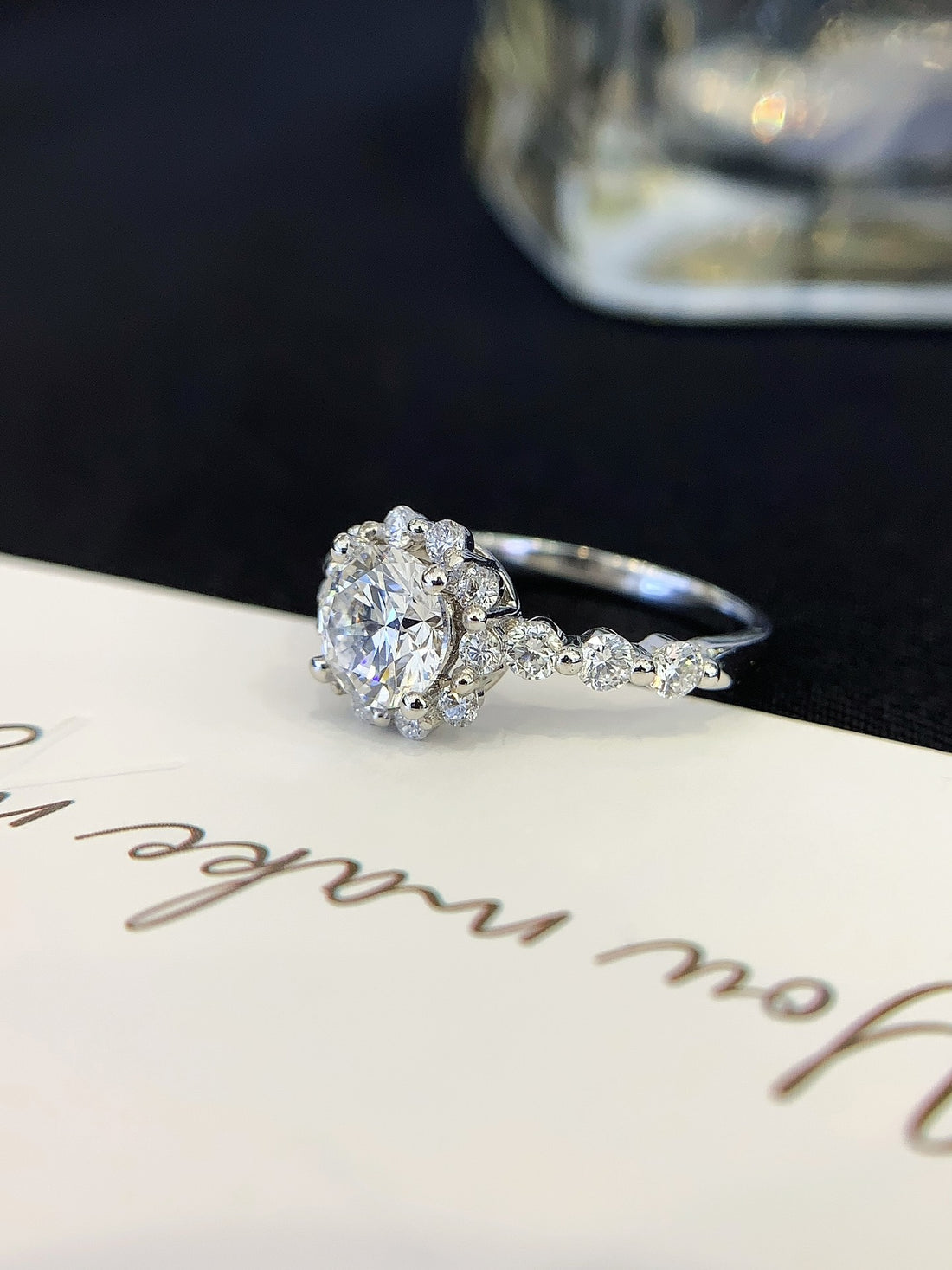 Round Cluster Halo Ring